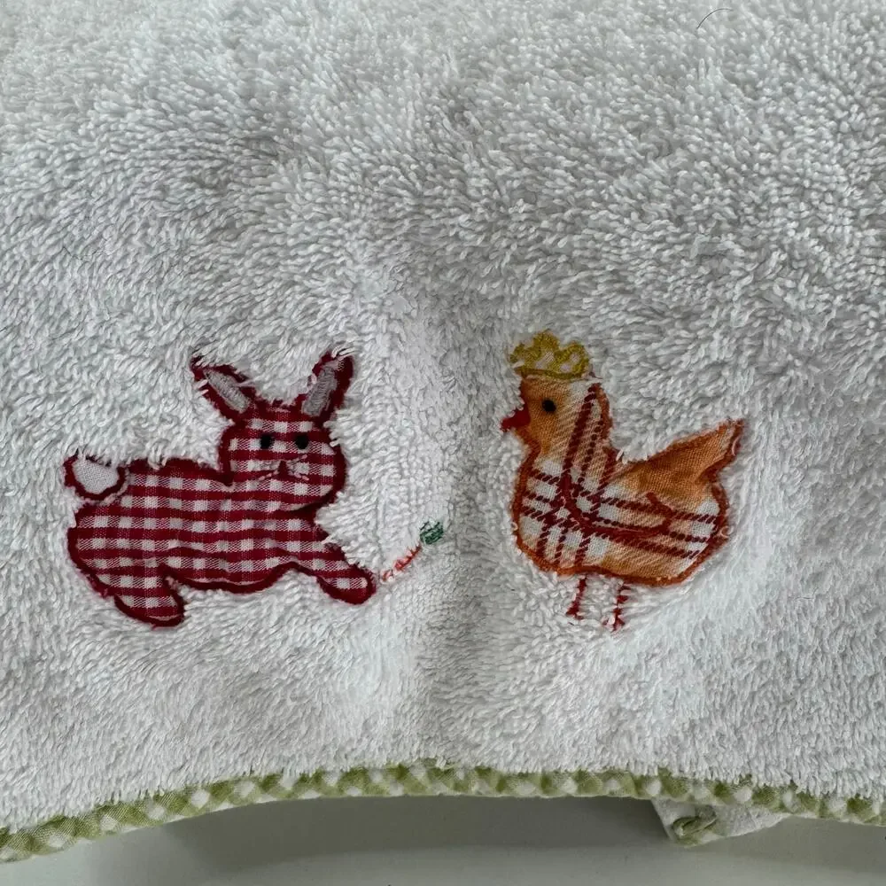Pottery Barn Kids Set of 4 White Towels Animals Applique Embroidered Gingham